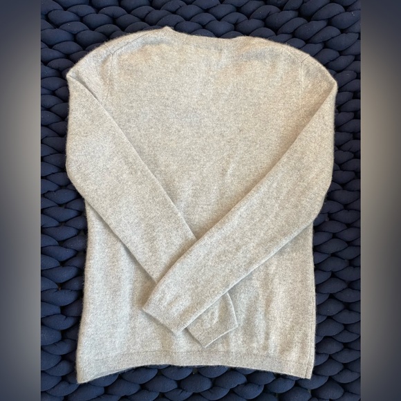 Lands End 100% Cashmere Sweater Light Gray XS - Picture 2 of 2